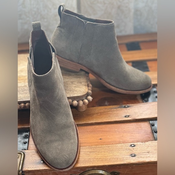 Kork-Ease “Mindo” Suede Chelsea Boots - Picture 3 of 9